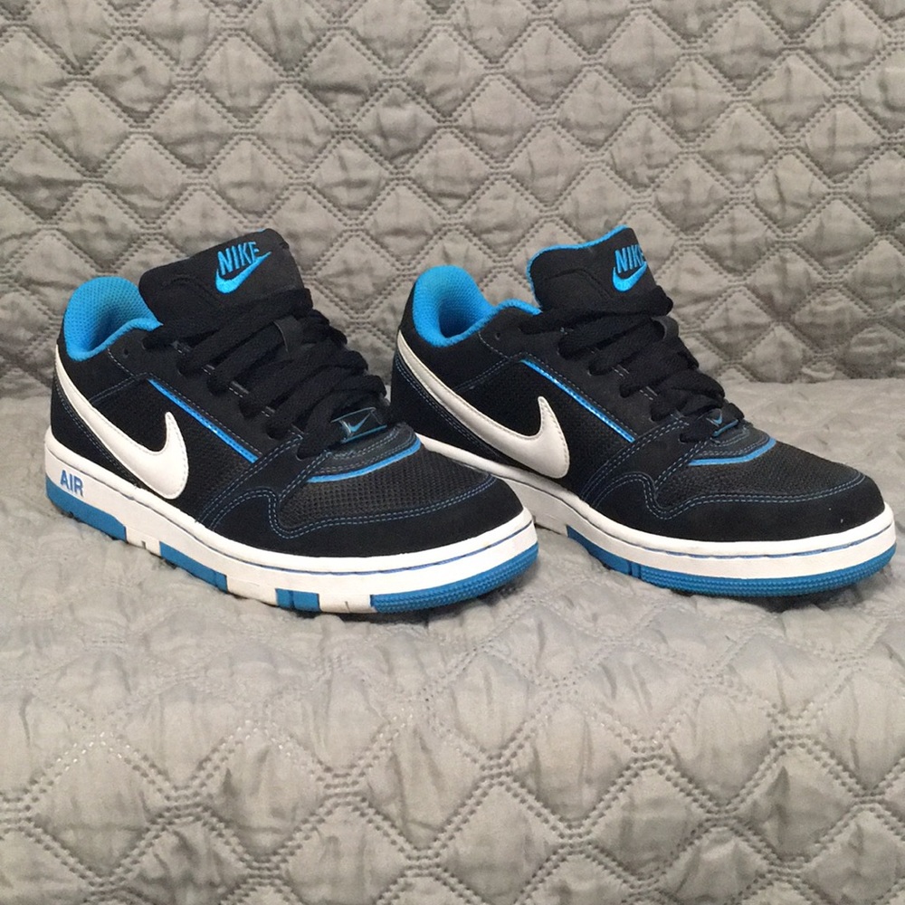 Like new Nike sneakers